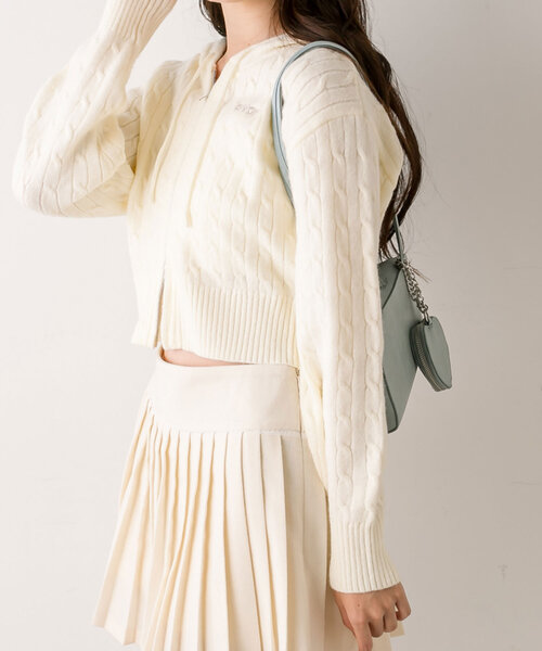 OLIVE des OLIVE(オリーブデオリーブ)の「ふわもちケーブルパーカー(パーカー・レディース・オフホワイト/チャコールグレー/サックスブルー/ブラウン・FREE)」の5枚目の写真