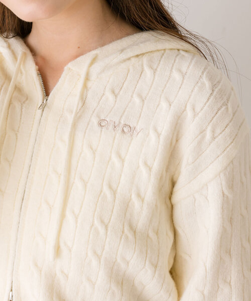 OLIVE des OLIVE(オリーブデオリーブ)の「ふわもちケーブルパーカー(パーカー・レディース・オフホワイト/チャコールグレー/サックスブルー/ブラウン・FREE)」の7枚目の写真