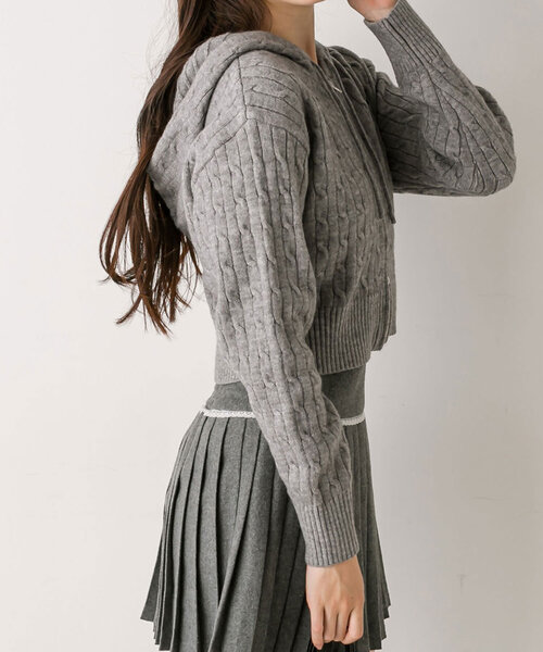 OLIVE des OLIVE(オリーブデオリーブ)の「ふわもちケーブルパーカー(パーカー・レディース・オフホワイト/チャコールグレー/サックスブルー/ブラウン・FREE)」の10枚目の写真