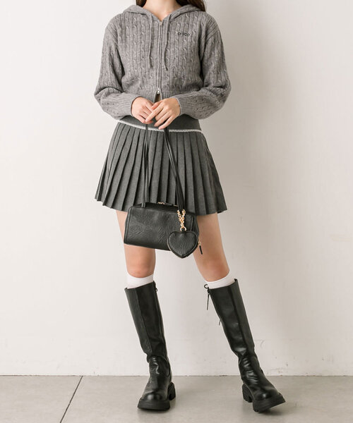 OLIVE des OLIVE(オリーブデオリーブ)の「ふわもちケーブルパーカー(パーカー・レディース・オフホワイト/チャコールグレー/サックスブルー/ブラウン・FREE)」の12枚目の写真