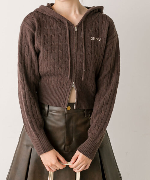 OLIVE des OLIVE(オリーブデオリーブ)の「ふわもちケーブルパーカー(パーカー・レディース・オフホワイト/チャコールグレー/サックスブルー/ブラウン・FREE)」の3枚目の写真