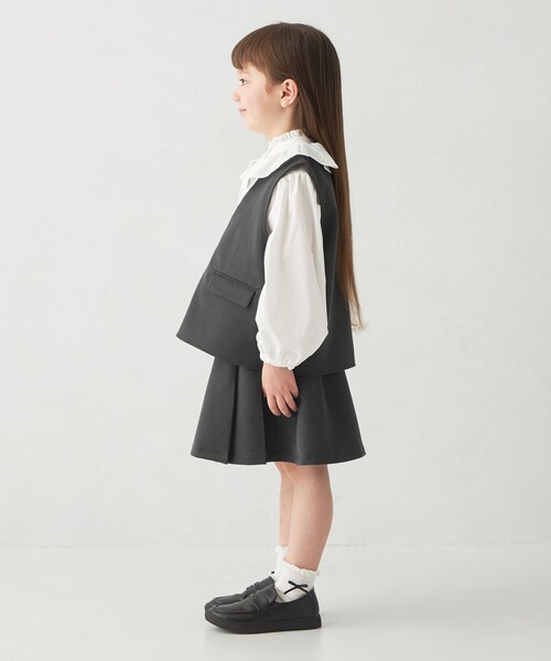 green label relaxing（グリーンレーベルリラクシング）の「ベスト + タックスカート セット / キッズ 100cm-130cm（スーツセット・キッズ・ダークグレー/グレー・100cm/110cm/120cm/130cm）」の10枚目の写真