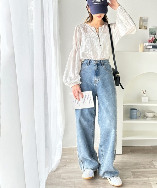 classicalelf（クラシカルエルフ）の「高級感＆カジュアル感。袖ギャザー入りボリュームスリーブハーフジッププルオーバー(長袖)（シャツ/ブラウス・レディース・オフホワイト/ベージュ/チャコール/ブラック・LARGE/MEDIUM/SMALL/X-LARGE）」の6枚目の写真