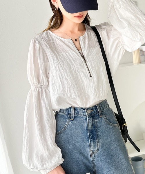 classicalelf（クラシカルエルフ）の「高級感＆カジュアル感。袖ギャザー入りボリュームスリーブハーフジッププルオーバー(長袖)（シャツ/ブラウス・レディース・オフホワイト/ベージュ/チャコール/ブラック・LARGE/MEDIUM/SMALL/X-LARGE）」の8枚目の写真