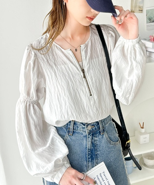 classicalelf（クラシカルエルフ）の「高級感＆カジュアル感。袖ギャザー入りボリュームスリーブハーフジッププルオーバー(長袖)（シャツ/ブラウス・レディース・オフホワイト/ベージュ/チャコール/ブラック・LARGE/MEDIUM/SMALL/X-LARGE）」の17枚目の写真