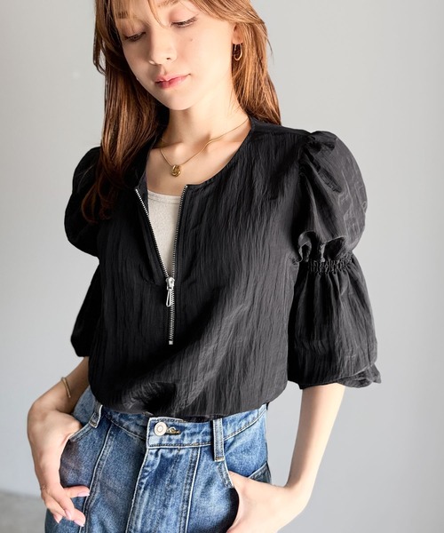 classicalelf（クラシカルエルフ）の「高級感＆カジュアル感。袖ギャザー入りボリュームスリーブハーフジッププルオーバー(長袖)（シャツ/ブラウス・レディース・オフホワイト/ベージュ/チャコール/ブラック・LARGE/MEDIUM/SMALL/X-LARGE）」の19枚目の写真