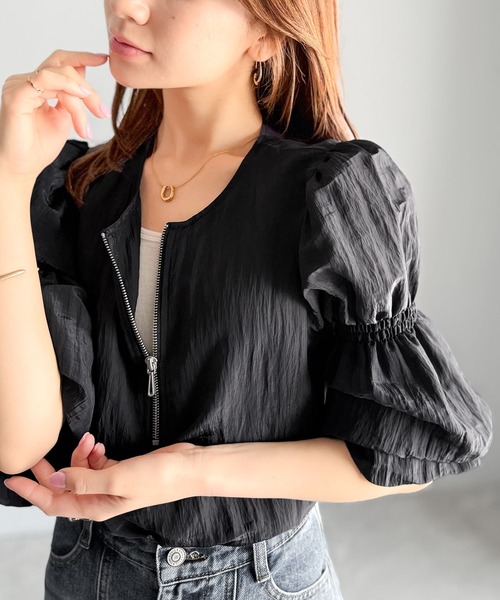 classicalelf（クラシカルエルフ）の「高級感＆カジュアル感。袖ギャザー入りボリュームスリーブハーフジッププルオーバー(長袖)（シャツ/ブラウス・レディース・オフホワイト/ベージュ/チャコール/ブラック・LARGE/MEDIUM/SMALL/X-LARGE）」の21枚目の写真