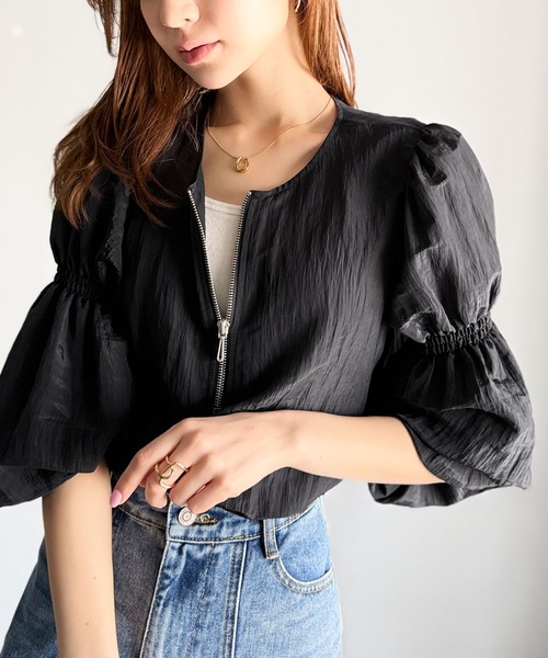 classicalelf（クラシカルエルフ）の「高級感＆カジュアル感。袖ギャザー入りボリュームスリーブハーフジッププルオーバー(長袖)（シャツ/ブラウス・レディース・オフホワイト/ベージュ/チャコール/ブラック・LARGE/MEDIUM/SMALL/X-LARGE）」の18枚目の写真