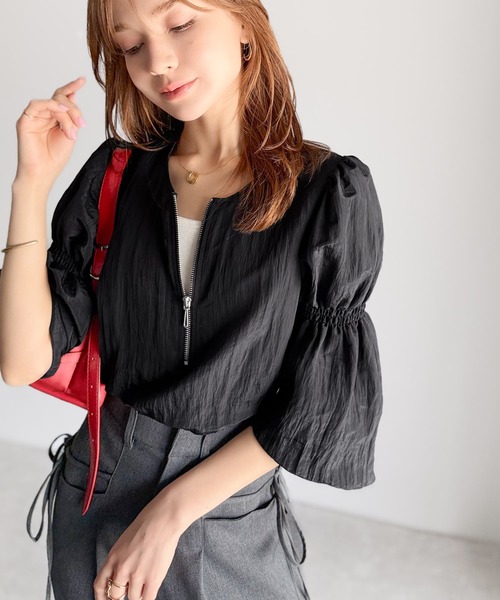 classicalelf（クラシカルエルフ）の「高級感＆カジュアル感。袖ギャザー入りボリュームスリーブハーフジッププルオーバー(長袖)（シャツ/ブラウス・レディース・オフホワイト/ベージュ/チャコール/ブラック・LARGE/MEDIUM/SMALL/X-LARGE）」の22枚目の写真