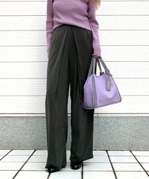 Q | フロントタックテーパードパンツ(スラックス)