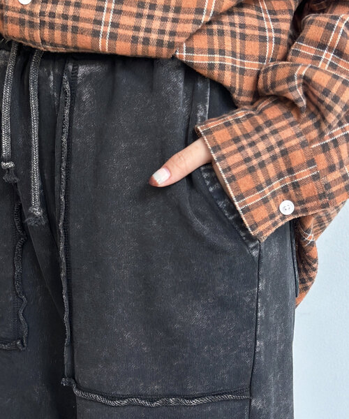 CPCM（シーピーシーエム）の「パウダー加工裏毛スウェットパンツ（その他パンツ・レディース・ブラック/ネイビー/ブラウン・SMALL/MEDIUM/LARGE）」の14枚目の写真