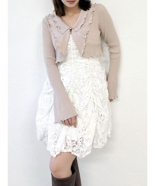 dazzlin（ダズリン）の「フリルメローショートボレロ（カーディガン/ボレロ・レディース・オフホワイト/グリーン/ピンク/ブラック・FREE）」の5枚目の写真