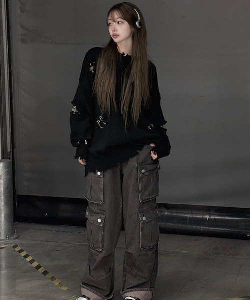 KsG(ケーエスジー)の「オーバーサイズダメージピンニット(ニット/セーター・レディース・ブラック・MEDIUM/LARGE/X-LARGE)」の3枚目の写真