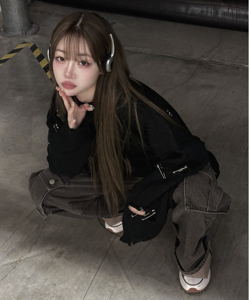 KsG(ケーエスジー)の「オーバーサイズダメージピンニット(ニット/セーター・レディース・ブラック・MEDIUM/LARGE/X-LARGE)」の4枚目の写真