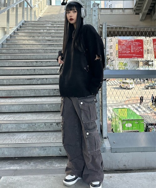 KsG(ケーエスジー)の「オーバーサイズダメージピンニット(ニット/セーター・レディース・ブラック・MEDIUM/LARGE/X-LARGE)」の6枚目の写真