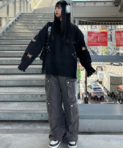KsG(ケーエスジー)の「オーバーサイズダメージピンニット(ニット/セーター・レディース・ブラック・MEDIUM/LARGE/X-LARGE)」の8枚目の写真