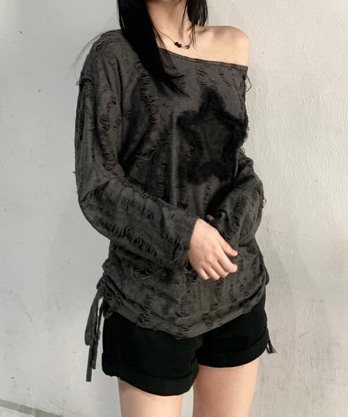 lilful(リルフル)の「クラッシュダメージ加工サイドシャーリングスターモチーフニット(ニット/セーター・レディース・グレー/ホワイト・F)」の6枚目の写真