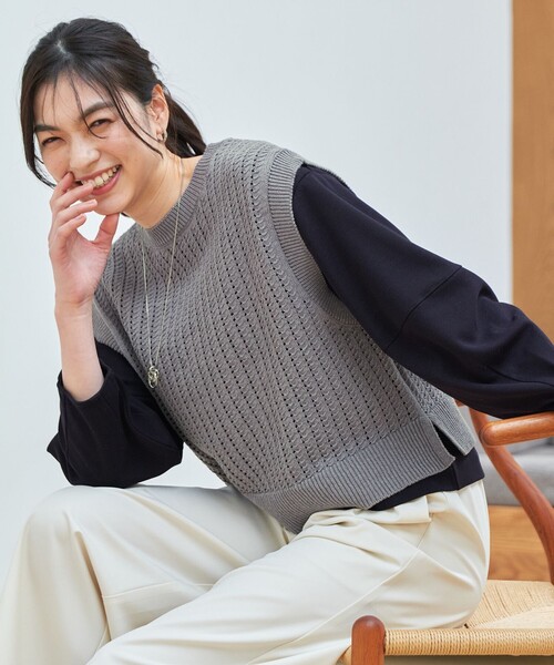 ANY(エニィ)の「パターンメッシュニットベスト(ベスト・レディース・ライトオレンジ系/ライトグレー系/アイボリー系・4)」の2枚目の写真