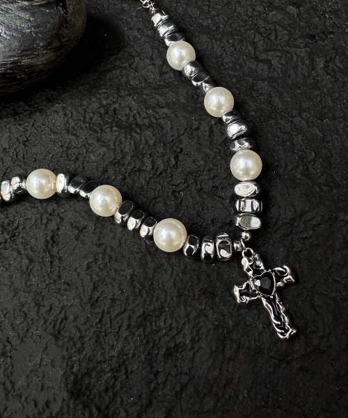 FreeZone（フリーゾーン）の「Y2k パールクロスネックレス（ネックレス・メンズ・シルバー・FREE）」の5枚目の写真
