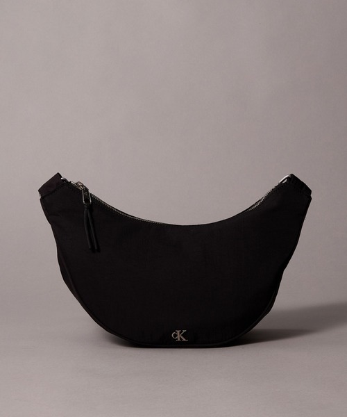 Calvin Klein（カルバン・クライン）の「スリング ナイロン クロス