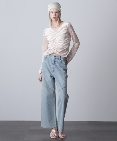 ROSE BUD（ローズバッド）の「(CREOLME)シャーリングベロアトップス（Tシャツ/カットソー・レディース・ホワイト/カーキ/ブルー・ONE SIZE）」の4枚目の写真