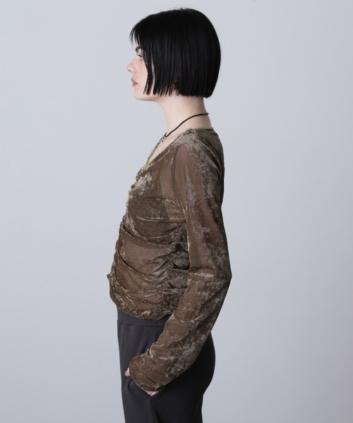 ROSE BUD（ローズバッド）の「(CREOLME)シャーリングベロアトップス（Tシャツ/カットソー・レディース・ホワイト/カーキ/ブルー・ONE SIZE）」の14枚目の写真