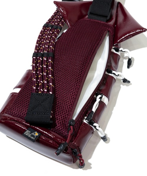 go slow caravan（ゴースローキャラバン）の「イカ焼きポーチ