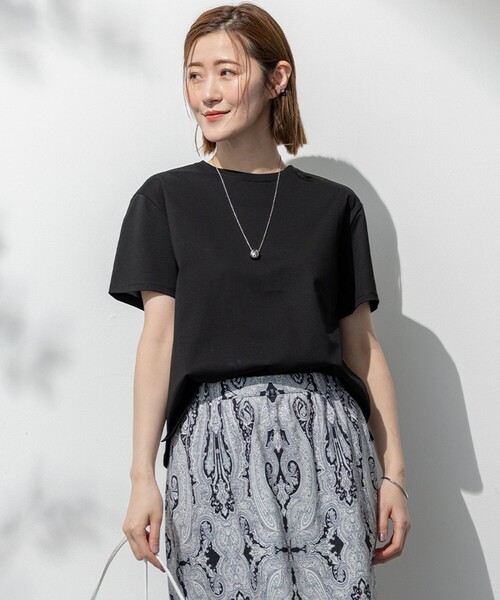 23区 L(ニジュウサンクオオキイサイズ)の「【洗える】ハイエンド クルーネック Tシャツ(Tシャツ/カットソー・レディース・ホワイト系/ローズ系/ブラック系/ダークブラウン系・44/46/48)」の2枚目の写真