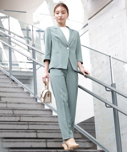 DRESS PLUS（ドレスプラス）の「一つボタンがリラクシーなセットアップスーツ（スーツパンツ・レディース・グリーン/チャコールグレー/ベージュ・XXL/XXXL/M/L/XL）」の3枚目の写真