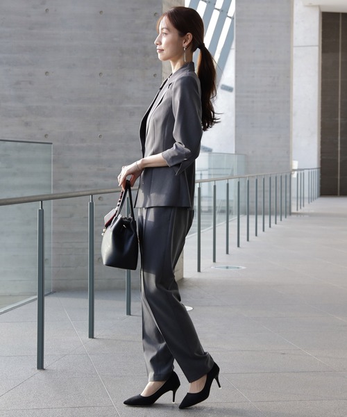 DRESS PLUS（ドレスプラス）の「一つボタンがリラクシーなセットアップスーツ（スーツパンツ・レディース・グリーン/チャコールグレー/ベージュ・XXL/XXXL/M/L/XL）」の20枚目の写真