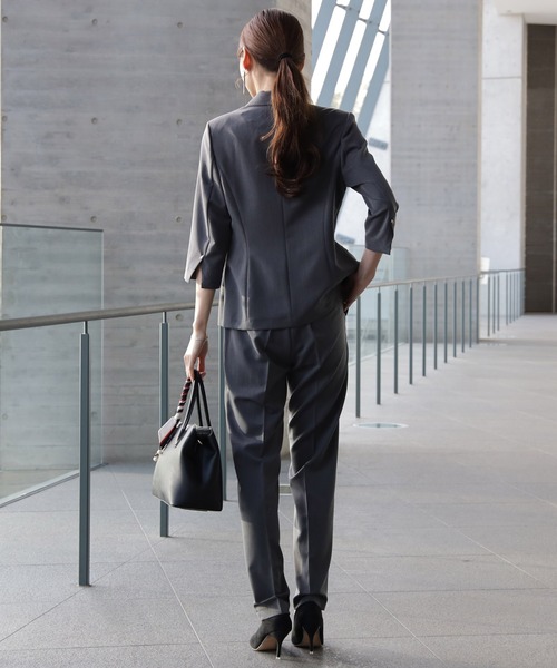 DRESS PLUS（ドレスプラス）の「一つボタンがリラクシーなセットアップスーツ（スーツパンツ・レディース・グリーン/チャコールグレー/ベージュ・XXL/XXXL/M/L/XL）」の22枚目の写真