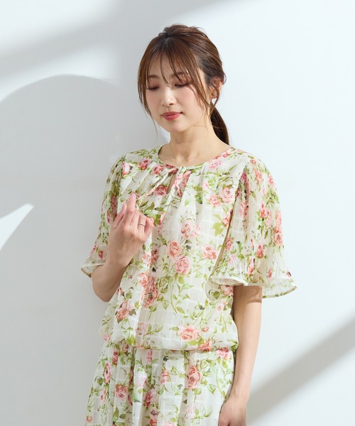 Rose Tiara（ローズティアラ）の「【セットアップ可】ローズプリントバブルヘムブラウス（シャツ/ブラウス・レディース・ブラック/ベージュ・42/38/46）」の8枚目の写真