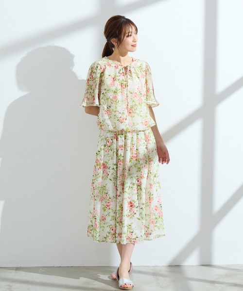 Rose Tiara（ローズティアラ）の「【セットアップ可】ローズプリントバブルヘムブラウス（シャツ/ブラウス・レディース・ブラック/ベージュ・42/38/46）」の10枚目の写真