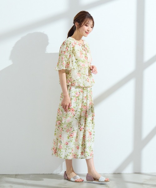 Rose Tiara（ローズティアラ）の「【セットアップ可】ローズプリントバブルヘムブラウス（シャツ/ブラウス・レディース・ブラック/ベージュ・42/38/46）」の11枚目の写真