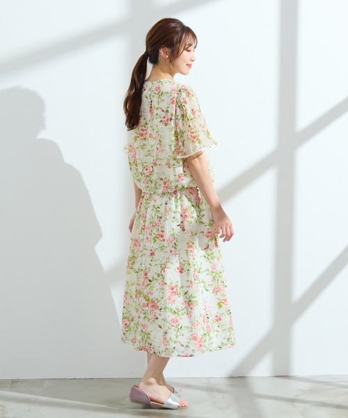 Rose Tiara（ローズティアラ）の「【セットアップ可】ローズプリントバブルヘムブラウス（シャツ/ブラウス・レディース・ブラック/ベージュ・42/38/46）」の3枚目の写真
