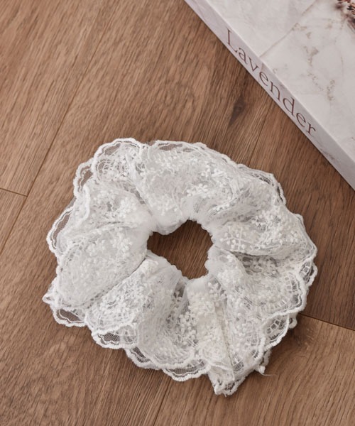 VIBGYOR Women（ヴィブジョー　ウィメン）の「【urge select】総レース オーガンジー ボリュームシュシュ（シュシュ・レディース・ホワイト/ブラック/ベビーピンク/アイボリー・FREE）」の2枚目の写真