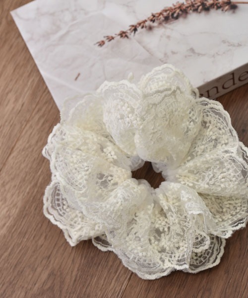 VIBGYOR Women（ヴィブジョー　ウィメン）の「【urge select】総レース オーガンジー ボリュームシュシュ（シュシュ・レディース・ホワイト/ブラック/ベビーピンク/アイボリー・FREE）」の3枚目の写真