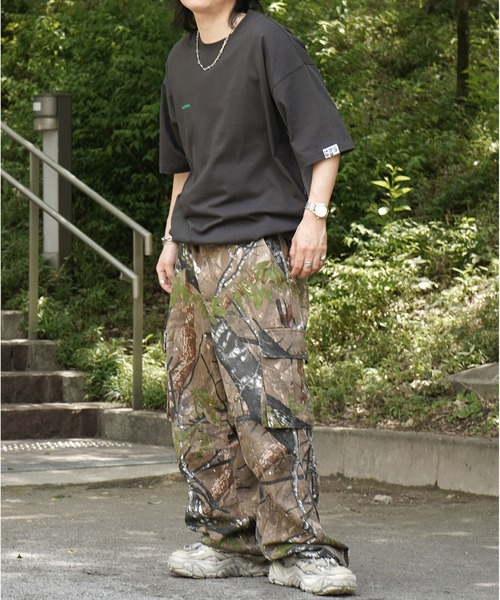 INHABITANT(インハビタント)の「【INHABITANT】ビッグシルエット フロントプリント 切替 半袖ドロストTシャツ カットソー ユニセックス(Tシャツ/カットソー・メンズ・チャコール/ホワイト/ブラック・M/L)」の17枚目の写真