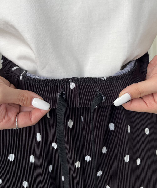 prose verse（プロズヴェール）の「ポケット付きランダムドットプリーツパンツ（その他パンツ・レディース・ブラック・MEDIUM/PM/TM）」の17枚目の写真