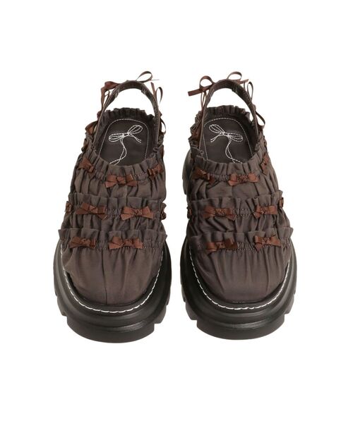 merry jenny（メリージェニー）の「Puffer ribbon sabot（サンダル・レディース・ブラウン/ブラック・MEDIUM/LARGE）」の3枚目の写真