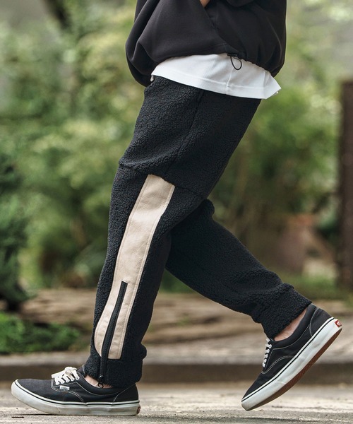 mp13812- Sheep Like Boa Synthetic Leather Side Zip Jogger Pants