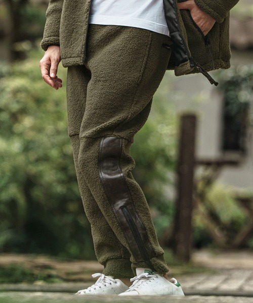 mp13812- Sheep Like Boa Synthetic Leather Side Zip Jogger Pants