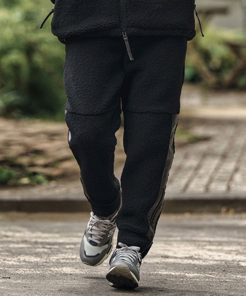 CAMBIO（カンビオ）の「mp13812- Sheep Like Boa Synthetic Leather Side Zip Jogger Pants レザージョガーパンツ（その他パンツ・メンズ・オリーブ×ブラック/ブラック×ホワイト/ブラック×ブラック・S/M/L）」の5枚目の写真