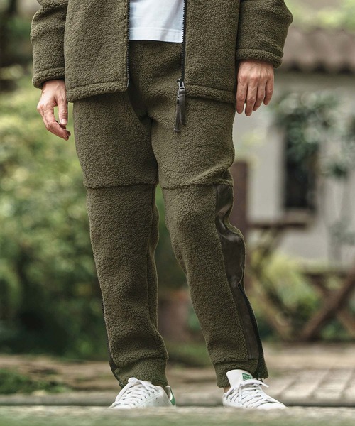 mp13812- Sheep Like Boa Synthetic Leather Side Zip Jogger Pants