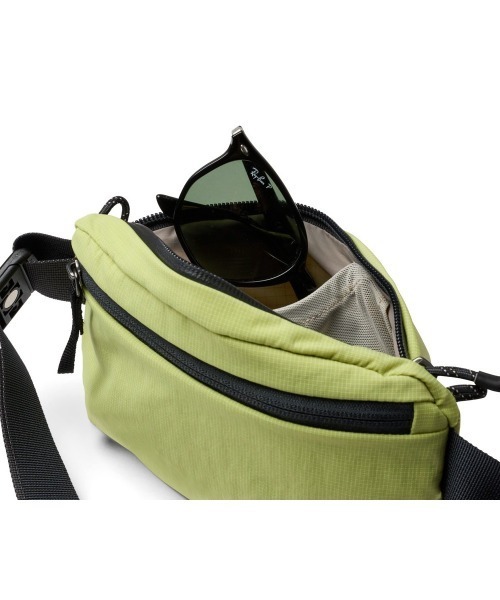 entre square(アントレスクエアー)の「Bellroy/ボディバッグ/ウエストポーチ Lite Belt Bag KIWI(廃盤カラー)(ボディバッグ/ウエストポーチ・メンズ・ライトグリーン・ONESIZE)」の7枚目の写真