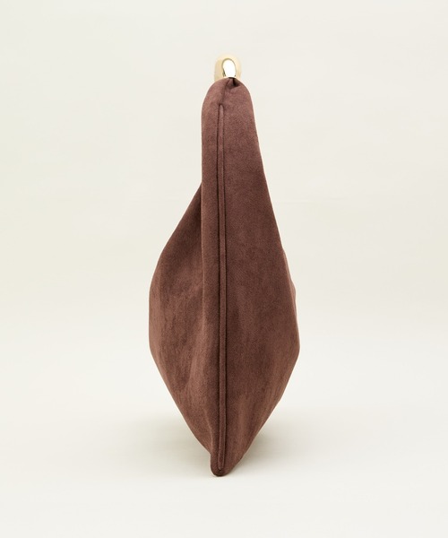 LE VERNIS（ル・ベルニ）の「LE VERNIS(ル・ベルニ)Sculpture triangle bag M（ショルダーバッグ・レディース・ベージュ/ブラウン/ライトグレー/ブラック・FREE）」の6枚目の写真