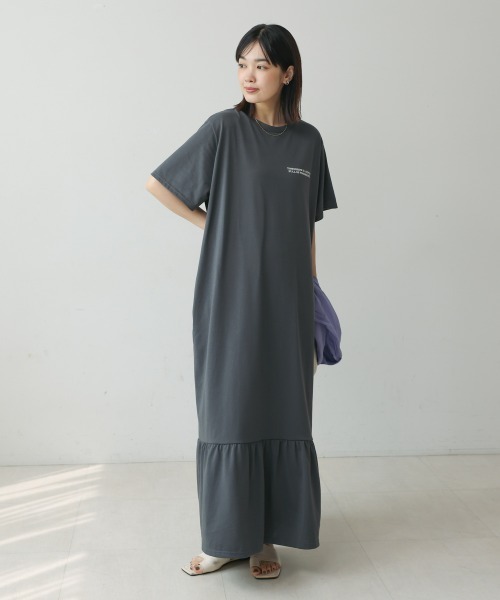 Bou Jeloud(ブージュルード)の「裾ペプラムフリルワンピース(ワンピース・レディース・チャコールグレー/ライトグレー・38)」の11枚目の写真