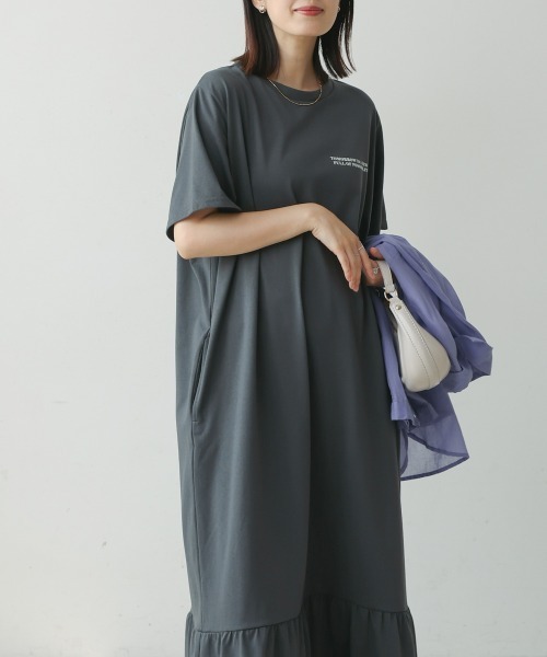 Bou Jeloud(ブージュルード)の「裾ペプラムフリルワンピース(ワンピース・レディース・チャコールグレー/ライトグレー・38)」の12枚目の写真