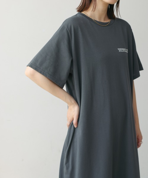 Bou Jeloud(ブージュルード)の「裾ペプラムフリルワンピース(ワンピース・レディース・チャコールグレー/ライトグレー・38)」の15枚目の写真