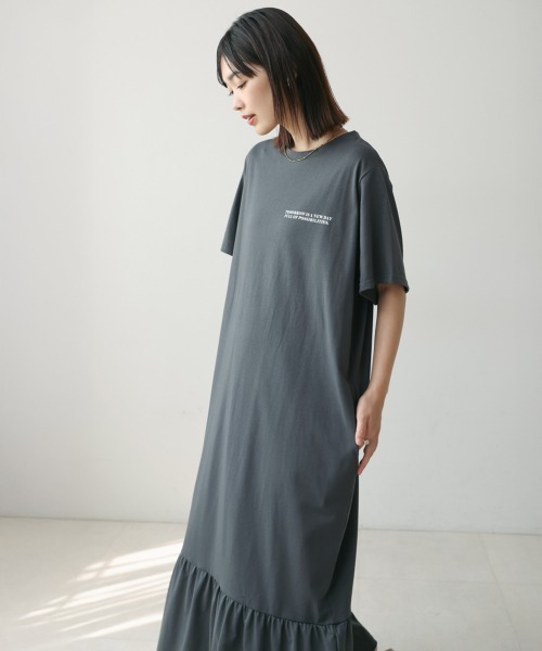 Bou Jeloud(ブージュルード)の「裾ペプラムフリルワンピース(ワンピース・レディース・チャコールグレー/ライトグレー・38)」の16枚目の写真